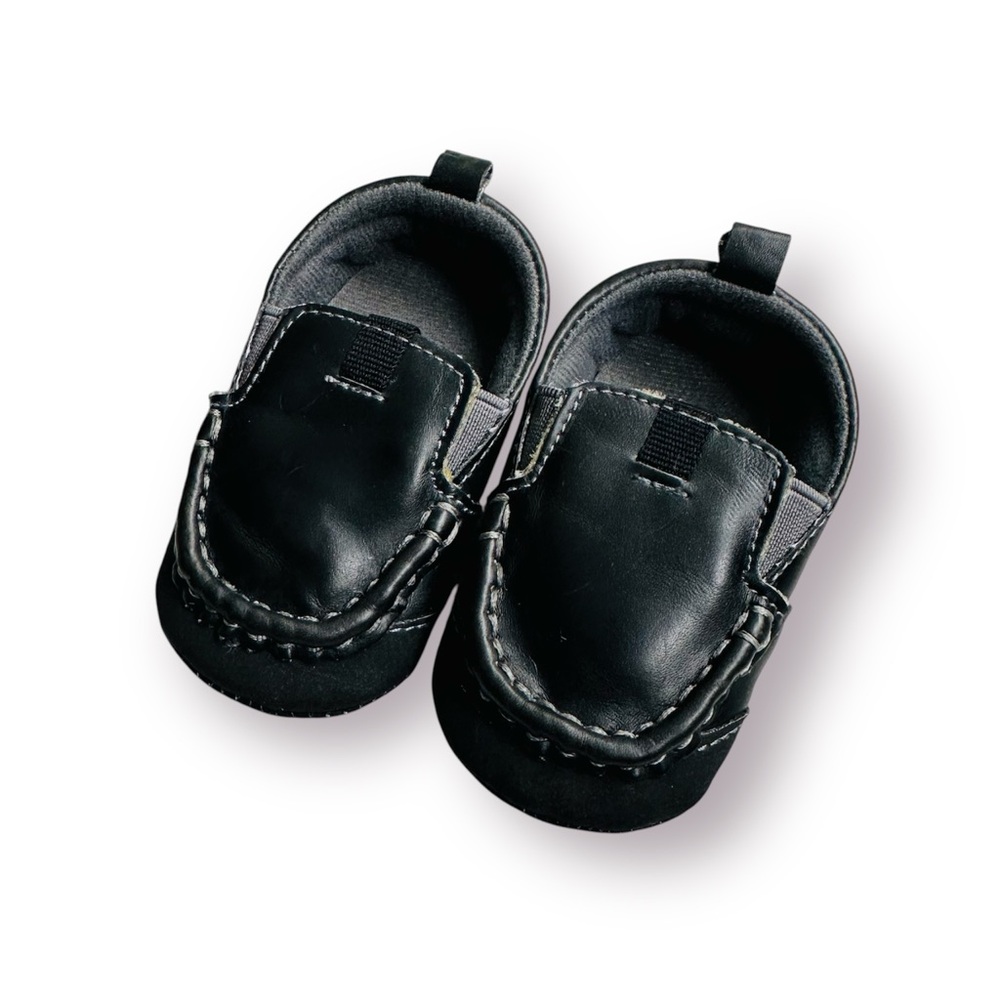 JC Penney Soft Sole Shoes 
Size 3-6 Months/Size 2
